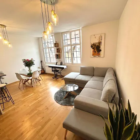 Au Coeur De Апартаменты Кольмар